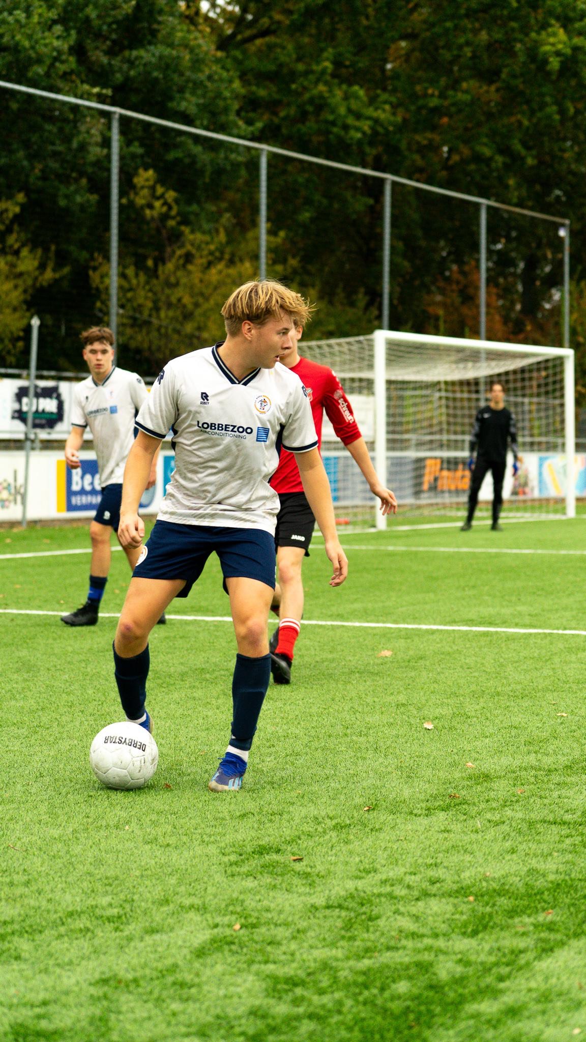 Bink Welling vindt bij Kagia het plezier terug en start eigen voetbalschool!